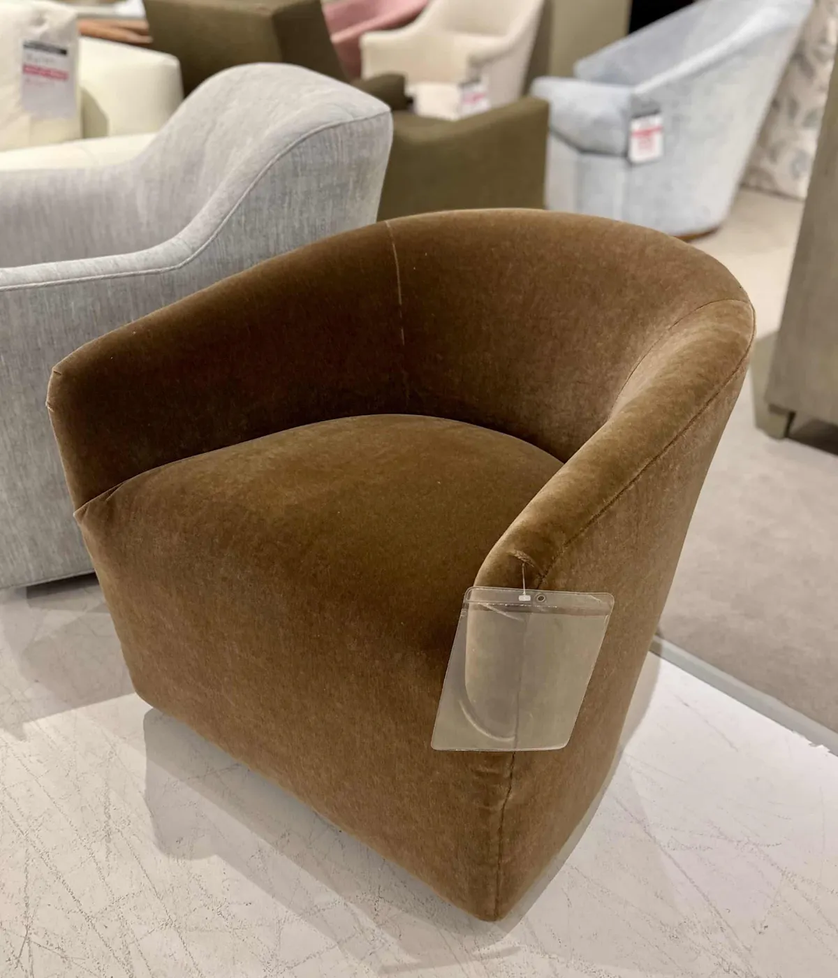 Jessica Charles 5313-S/087 Torance Swivel Chair Jessica Charles 5313-S/087 Torance Swivel Chair