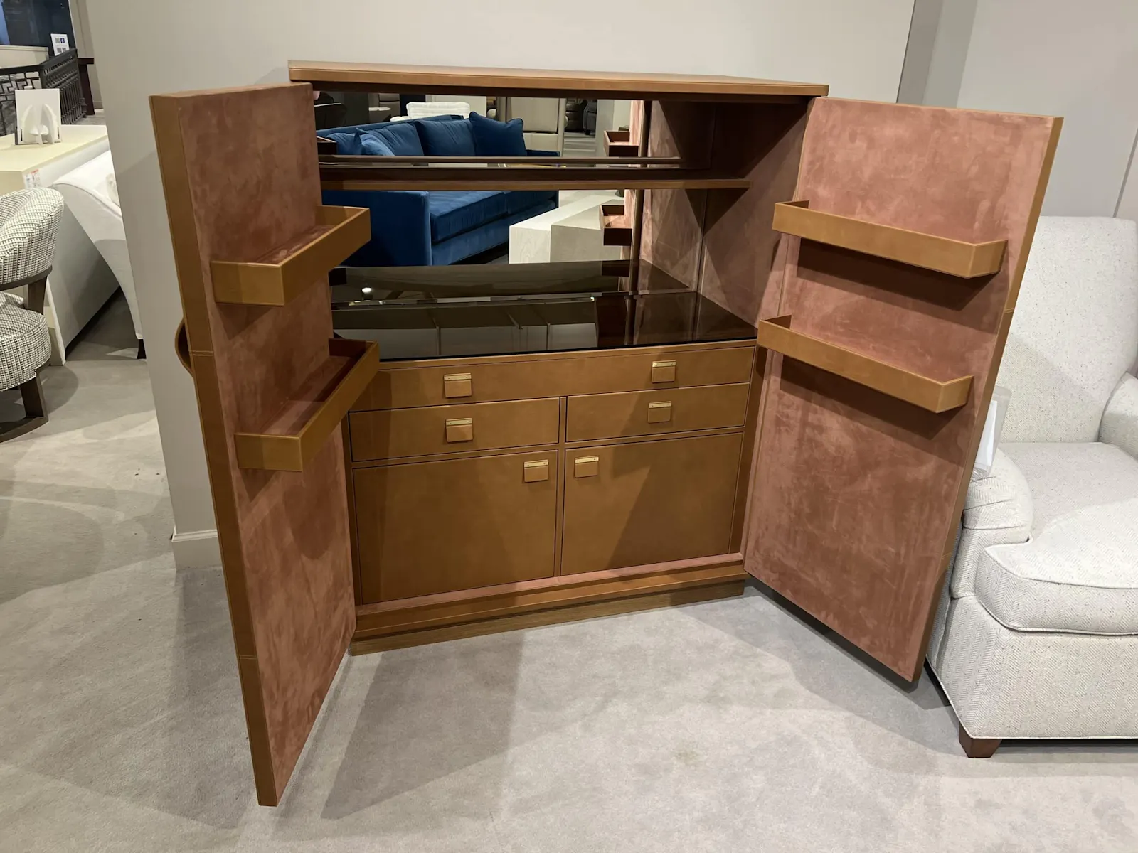 Century SF6260/350 Nicolo Bar Cabinet Century SF6260/350 Nicolo Bar Cabinet