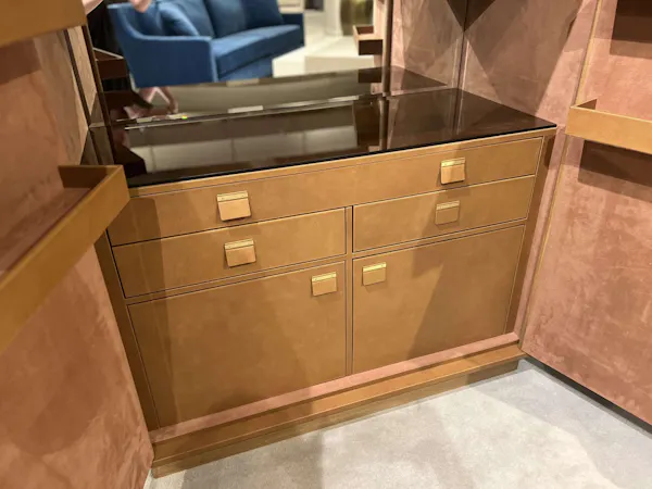 Century SF6260/350 Nicolo Bar Cabinet Century SF6260/350 Nicolo Bar Cabinet