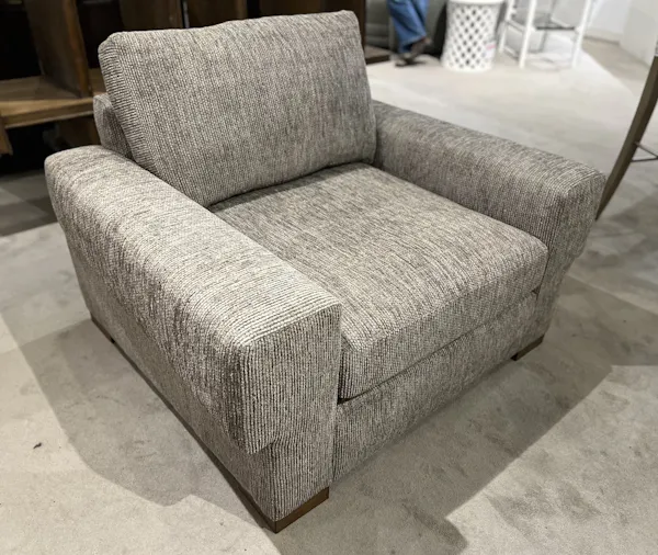 Century LTD7100-6/230 Great Room Chair Century LTD7100-6/230 Great Room Chair