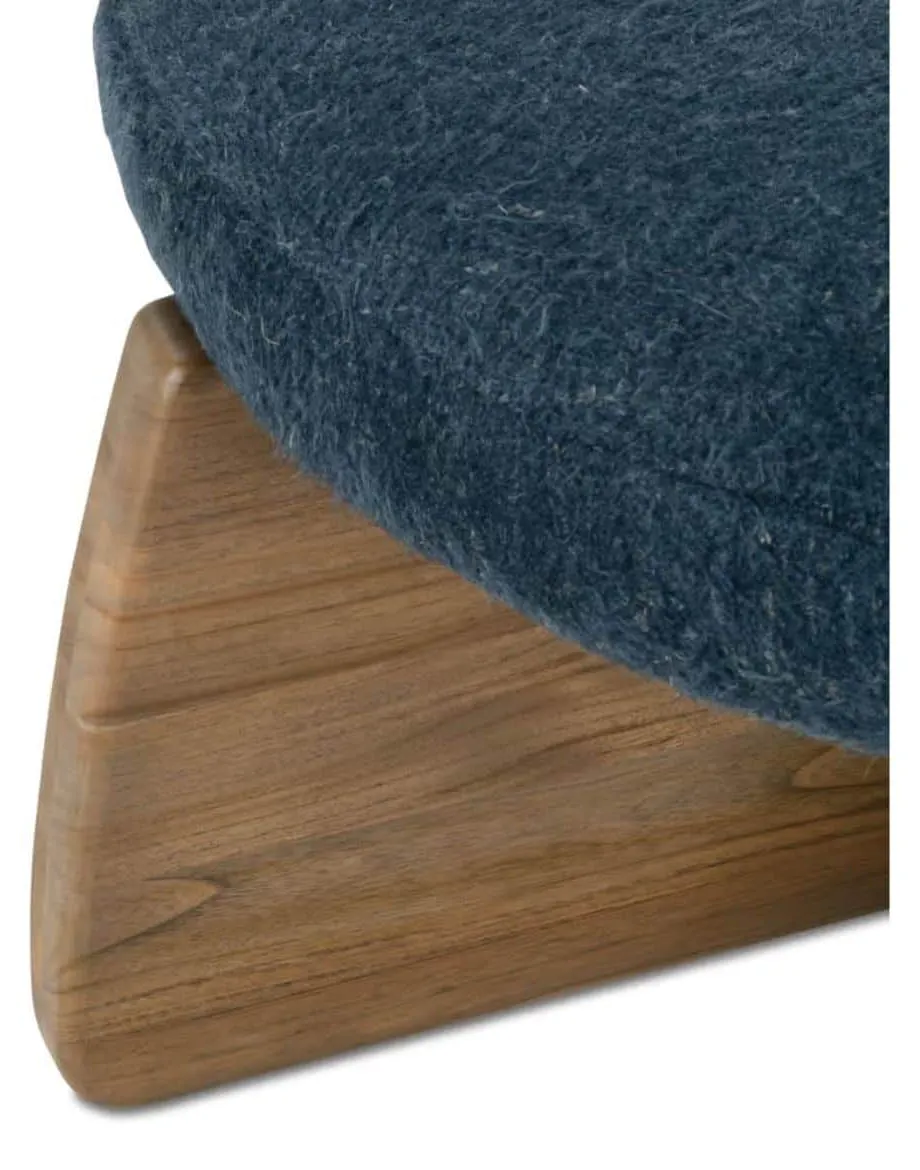 Rowe Furniture R100-P3-018-RC Brushed Blend Nova Round Ottoman Rowe Furniture R100-P3-018-RC Brushed Blend Nova Round Ottoman