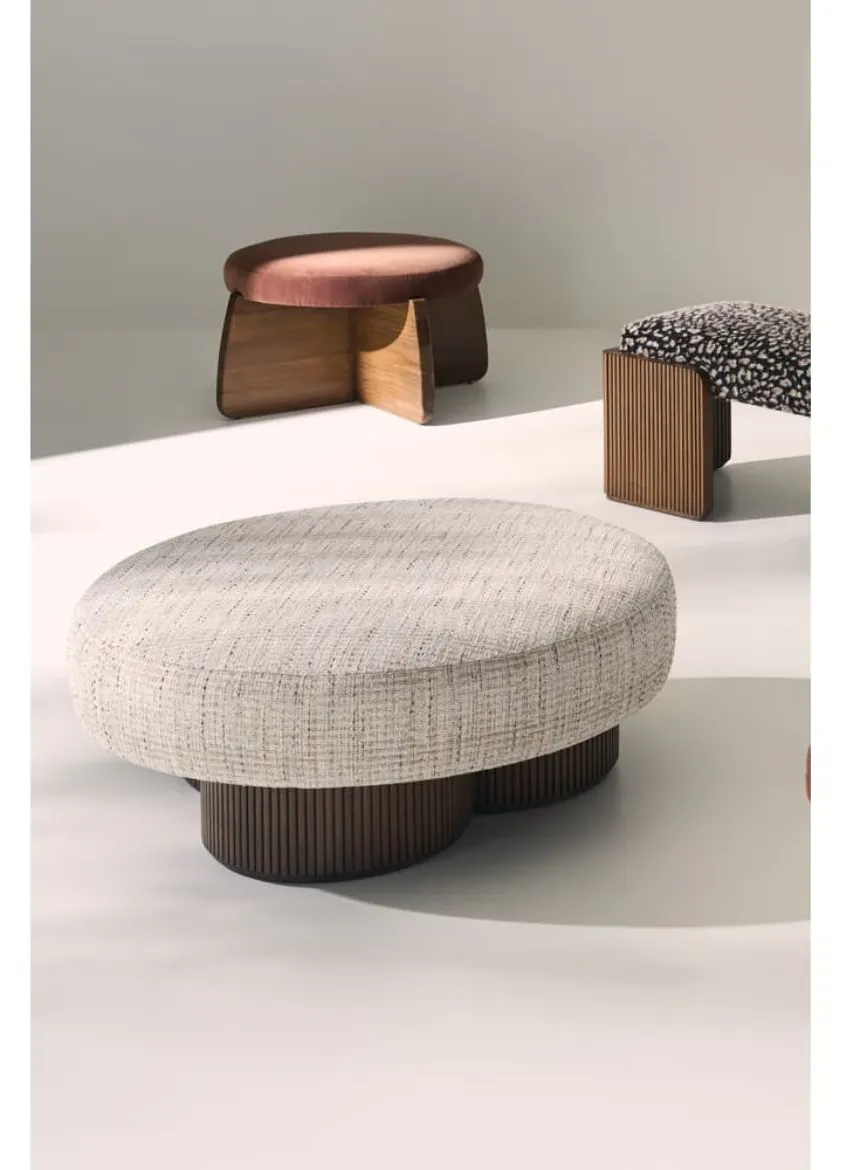 Rowe Furniture R122-005 Kindred Round Ottoman Rowe Furniture R122-005 Kindred Round Ottoman