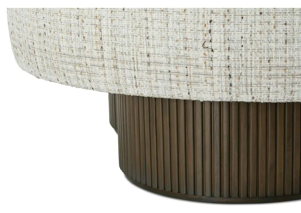 Rowe Furniture R122-005 Kindred Round Ottoman Rowe Furniture R122-005 Kindred Round Ottoman