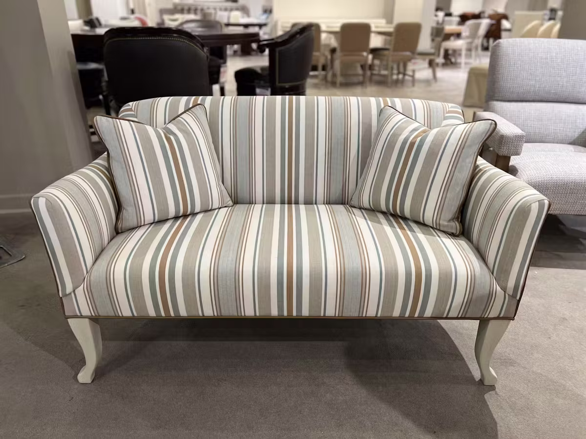 Jessica Charles 7100/10528 Heidi Settee Jessica Charles 7100/10528 Heidi Settee