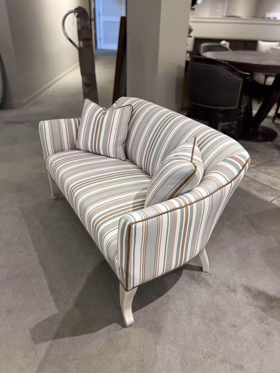 Jessica Charles 7100/10528 Heidi Settee Jessica Charles 7100/10528 Heidi Settee