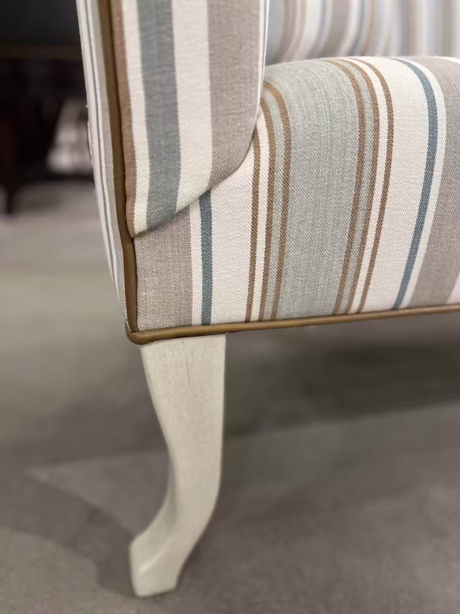 Jessica Charles 7100/10528 Heidi Settee Jessica Charles 7100/10528 Heidi Settee