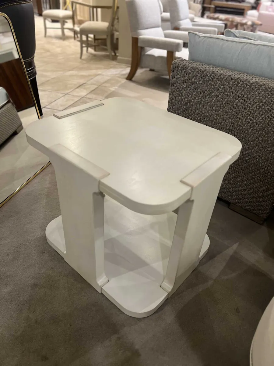 Hickory Chair HC3449-70/140 Zitelli Side Table Hickory Chair HC3449-70/140 Zitelli Side Table