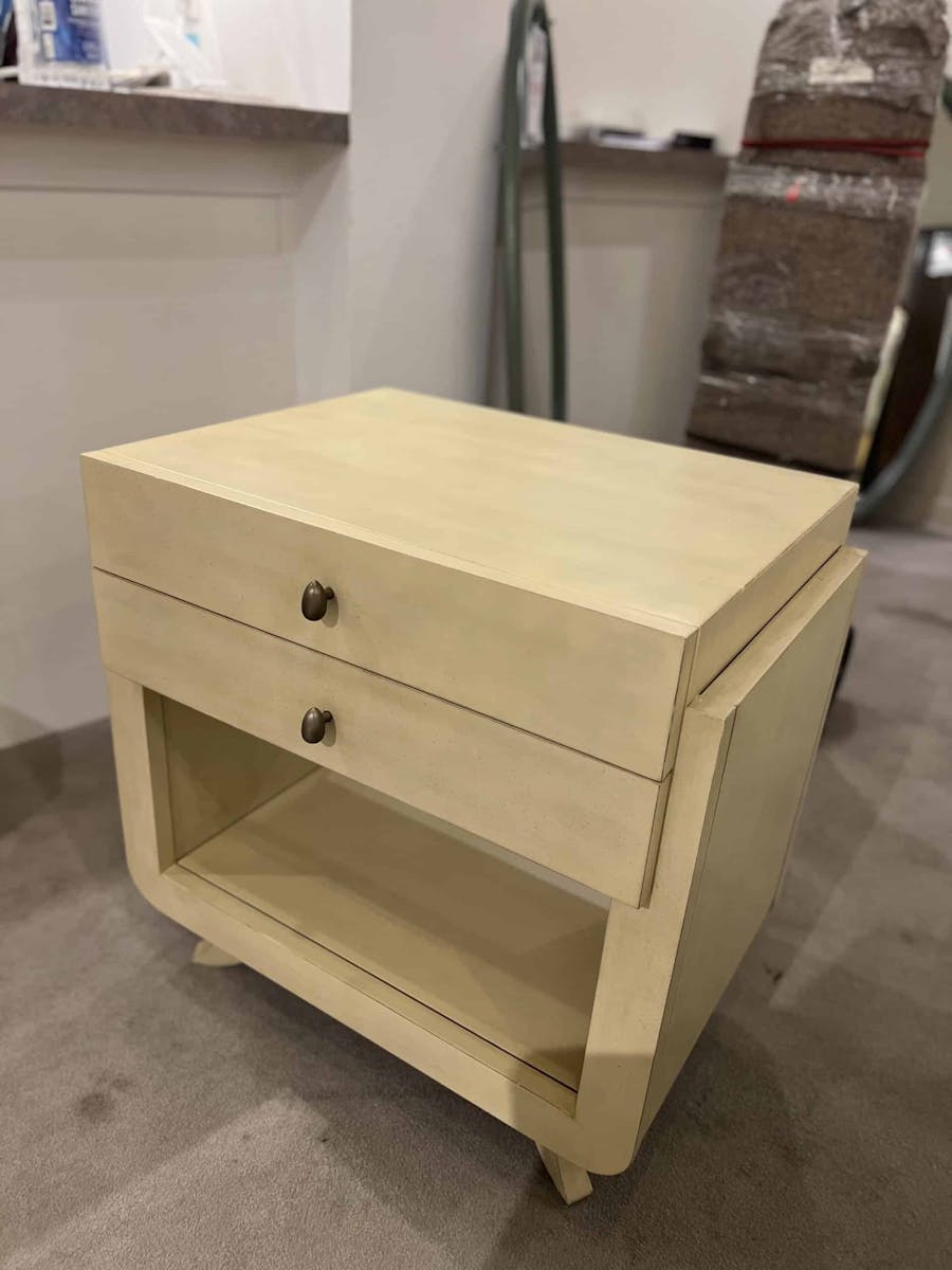 Hickory Chair HC8566-70/270 Dove Nightstand Hickory Chair HC8566-70/270 Dove Nightstand