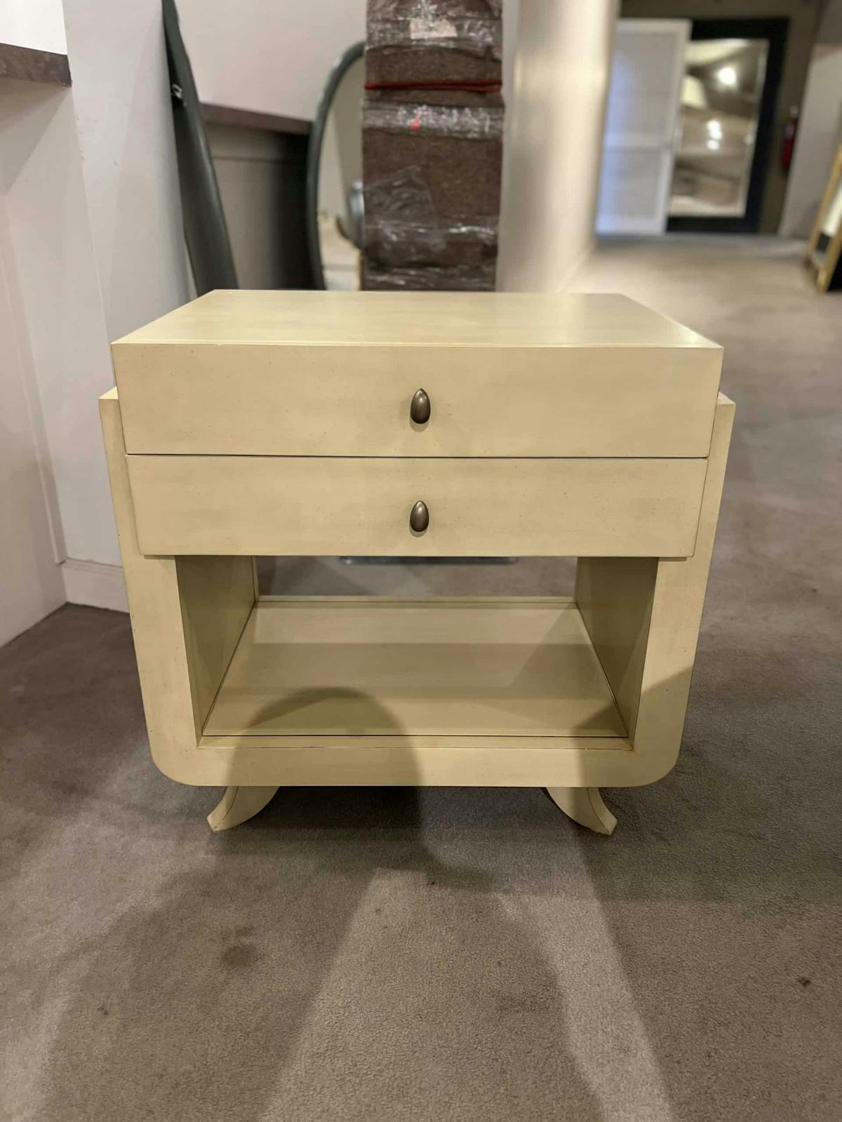 Hickory Chair HC8566-70/270 Dove Nightstand Hickory Chair HC8566-70/270 Dove Nightstand