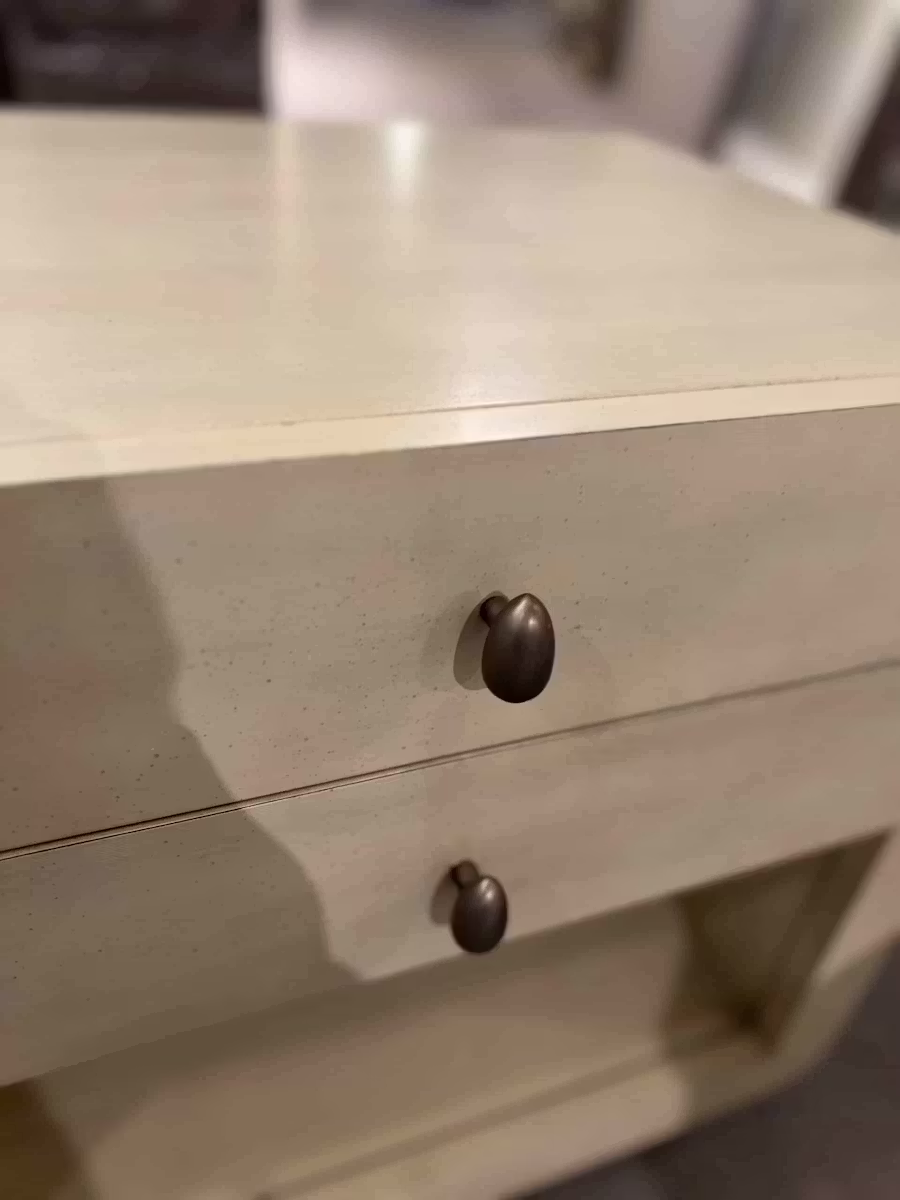 Hickory Chair HC8566-70/270 Dove Nightstand Hickory Chair HC8566-70/270 Dove Nightstand