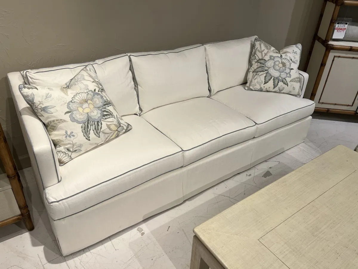 Hickory Chair HC3422-90/130 Meredith Sofa Hickory Chair HC3422-90/130 Meredith Sofa