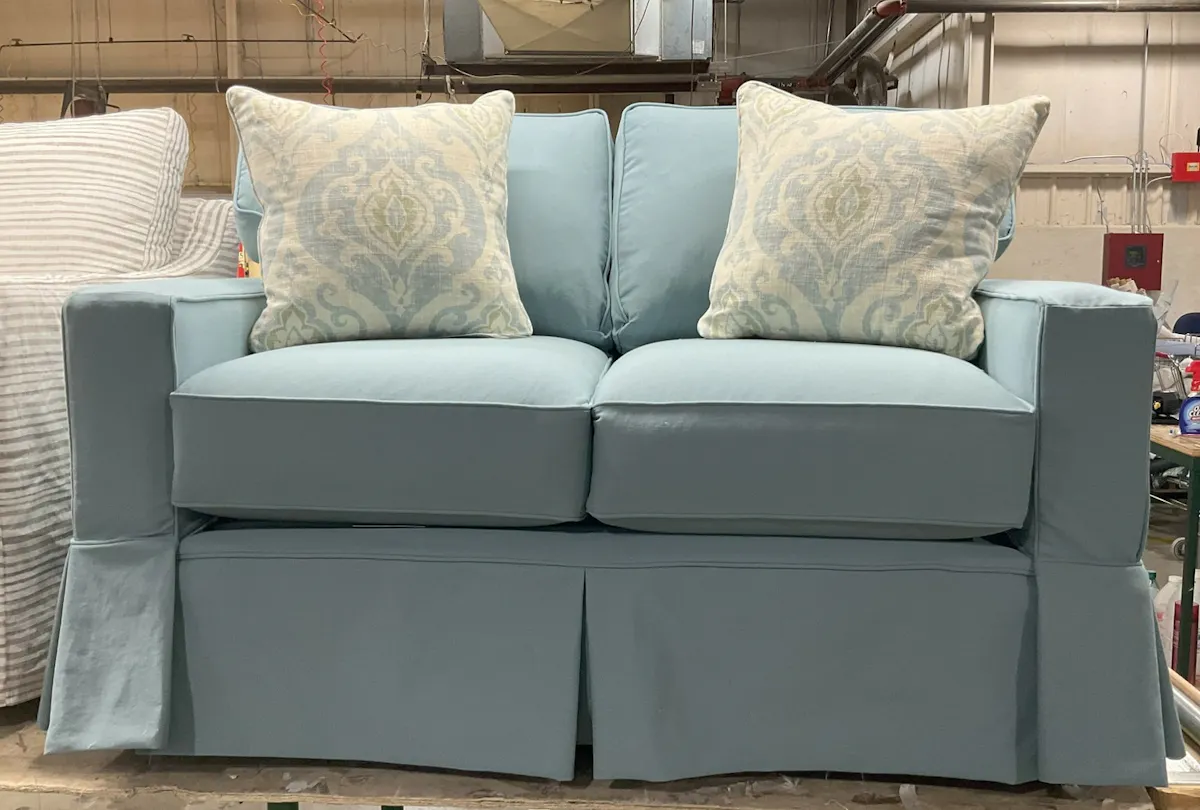 Four Seasons 325LS CAROLINE LOVESEAT Four Seasons 325LS CAROLINE LOVESEAT