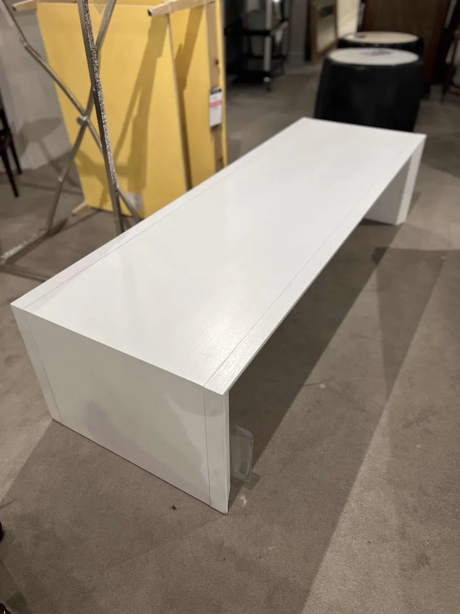 Century CR9-601-4/20 Wythe Cocktail Table Century CR9-601-4/20 Wythe Cocktail Table