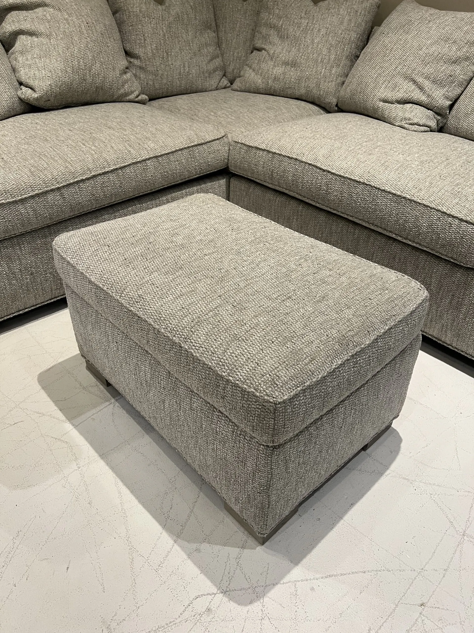 Hickory Chair HC4110-80/ M2M Ottoman