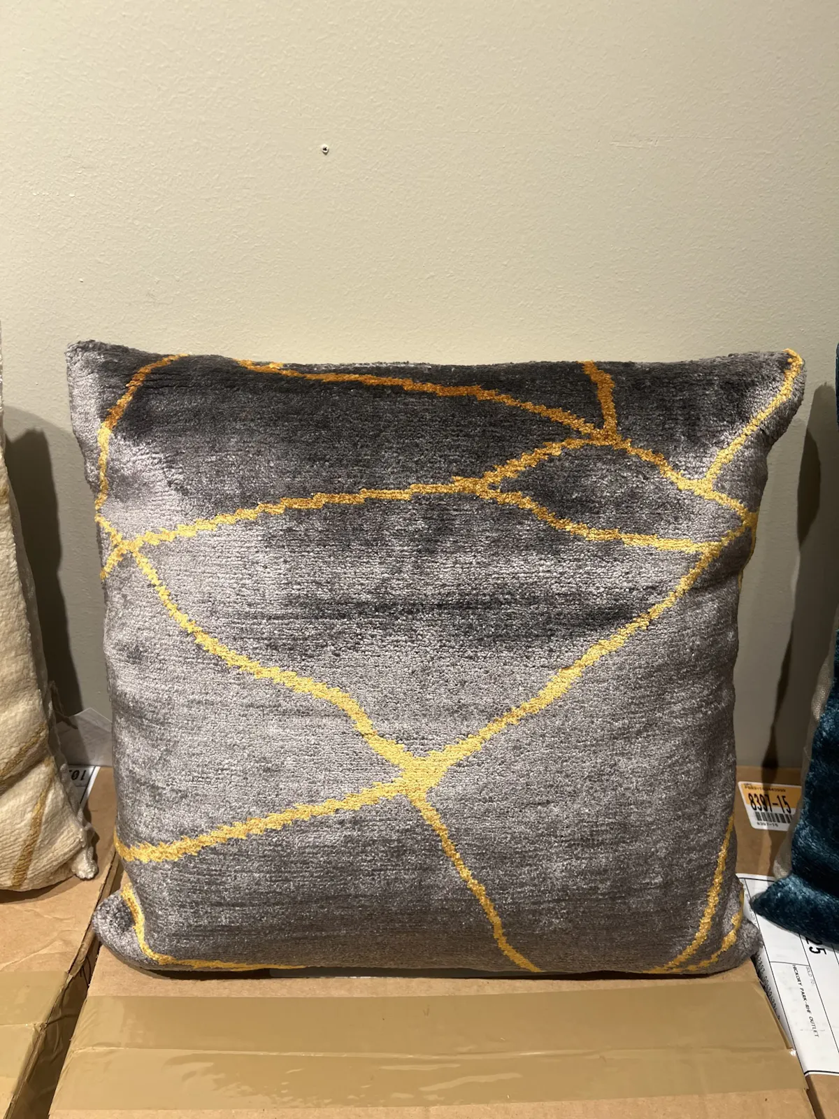 Maitland-Smith 8399-15/140 Kintsugi Charcoal Pillow Maitland-Smith 8399-15/140 Kintsugi Charcoal Pillow