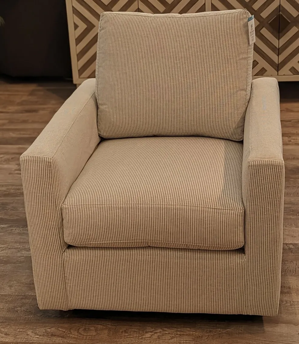Four Seasons 4-137C EASTON CHAIR Four Seasons 4-137C EASTON CHAIR