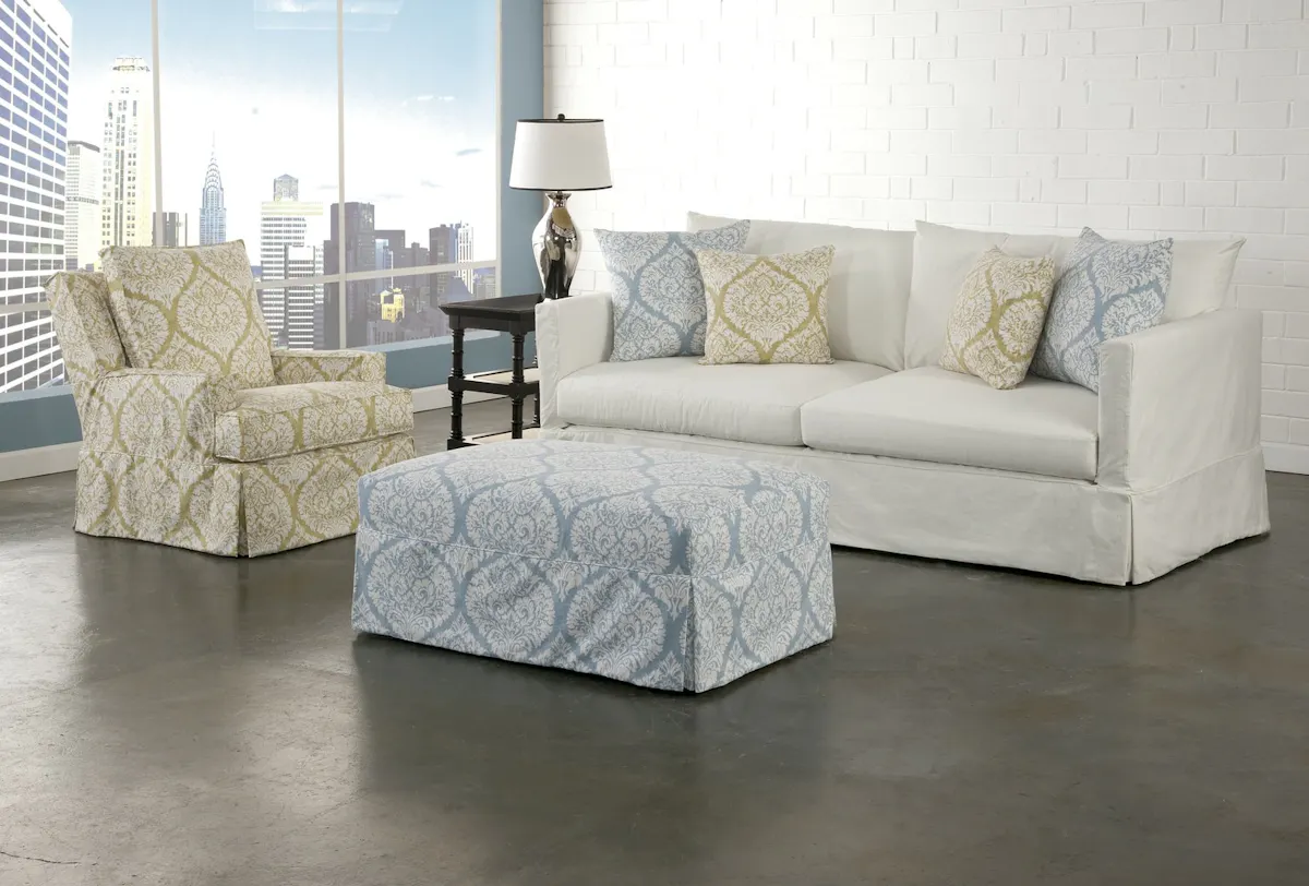 Four Seasons 70090S RYANNE 2 SEAT SOFA Four Seasons 70090S RYANNE 2 SEAT SOFA