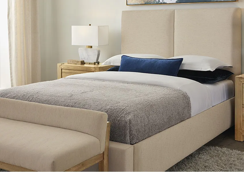 Artisan & Post 190-661I-166I-822I-404 Ivory Cream King Upholstered Bed In Espresso Oak Artisan & Post 190-661I-166I-822I-404 Ivory Cream King Upholstered Bed In Espresso Oak