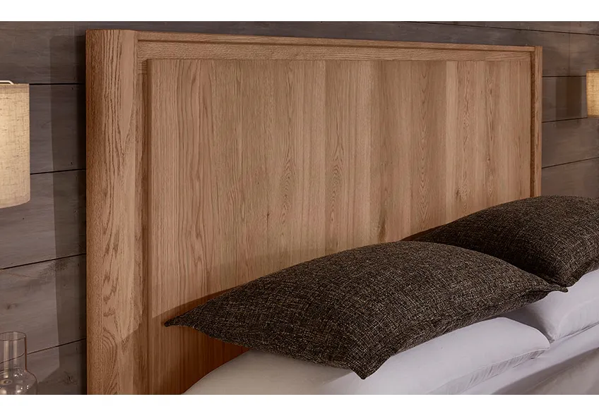 Vaughan Bassett 842-668-866-944-MS1 Cal King Radius Poster Bed In Blond Oak Vaughan Bassett 842-668-866-944-MS1 Cal King Radius Poster Bed In Blond Oak