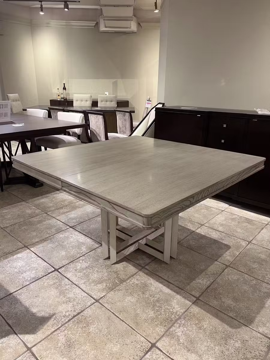 Hickory Chair HC3444-70/250,260 Hatton Dining Table Hickory Chair HC3444-70/250,260 Hatton Dining Table