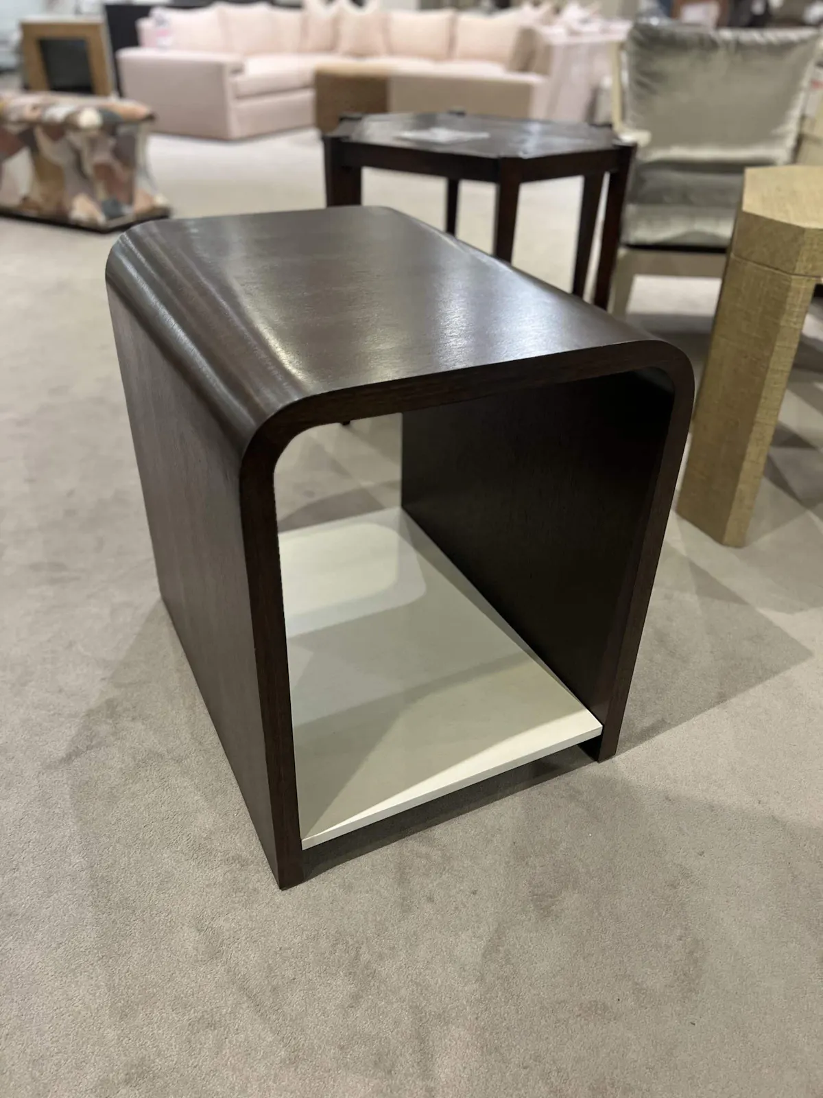 Century C6C-623/30 Aria Chairside Table Century C6C-623/30 Aria Chairside Table