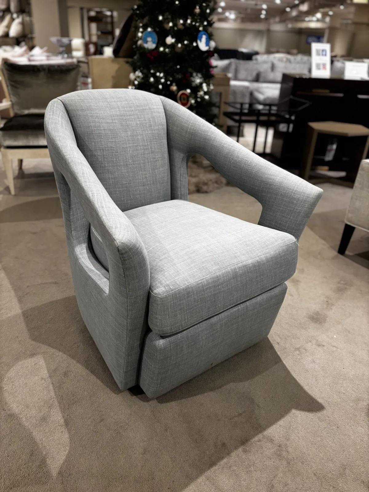 Century SIG1308/270 Brea Swivel Chair Century SIG1308/270 Brea Swivel Chair