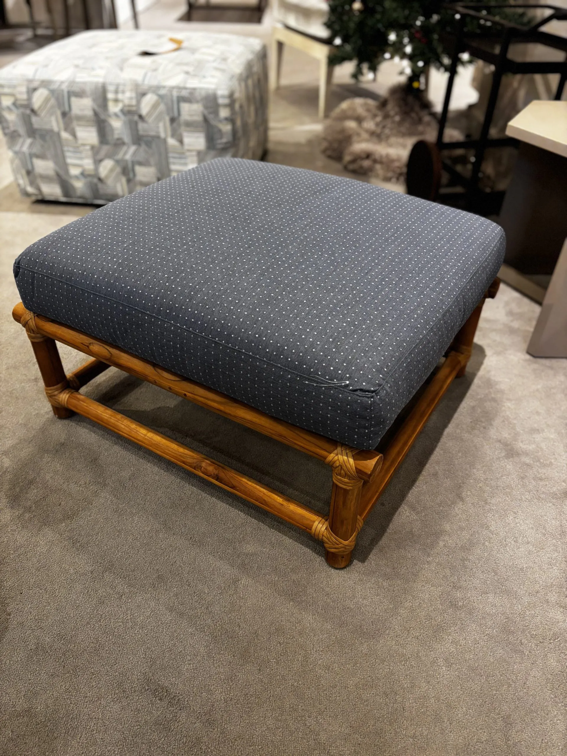 Century C7-D88-3026/150 Outdoor Ottoman
