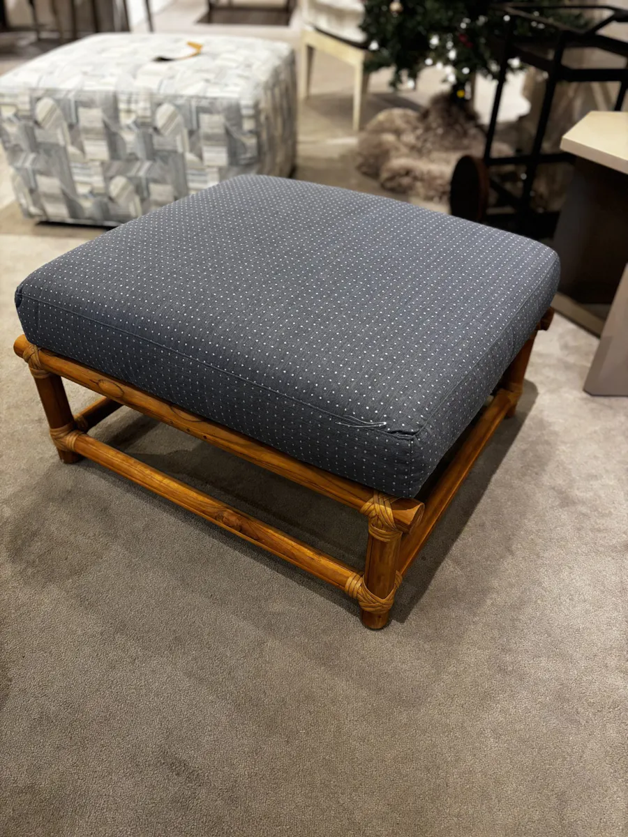 Century C7-D88-3026/150 Outdoor Ottoman Century C7-D88-3026/150 Outdoor Ottoman