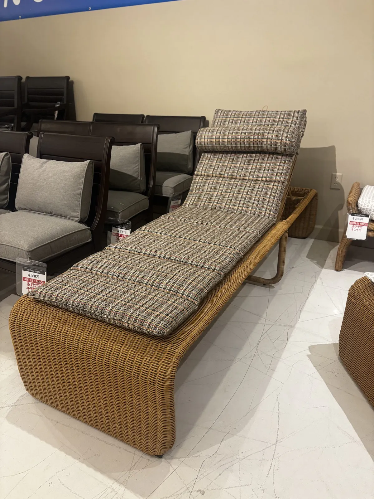 Century C7-D54-70/130 Outdoor Chaise Century C7-D54-70/130 Outdoor Chaise