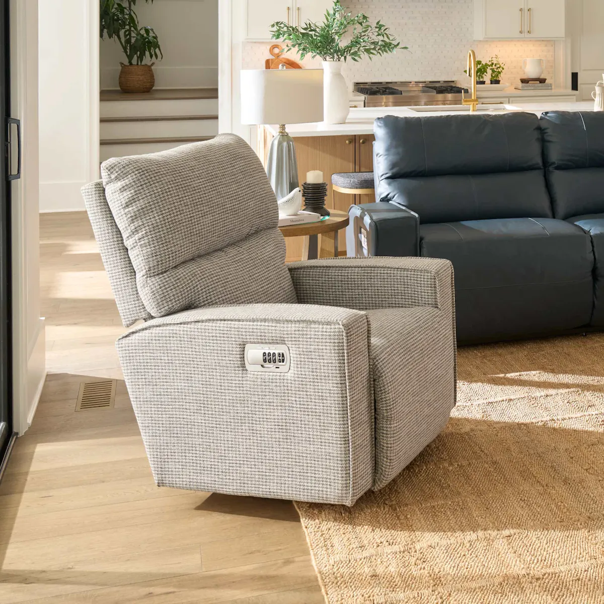 La-Z-Boy 10U759 Maddox Power Rocking Recliner w/ Headrest La-Z-Boy 10U759 Maddox Power Rocking Recliner w/ Headrest