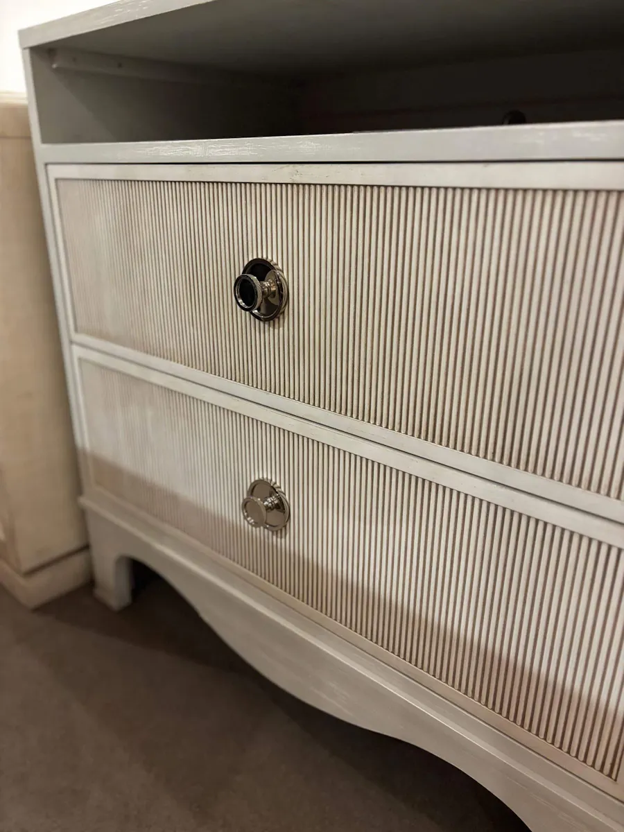 Century CR9-228/80 Details Two Drawer Nightstand Century CR9-228/80 Details Two Drawer Nightstand