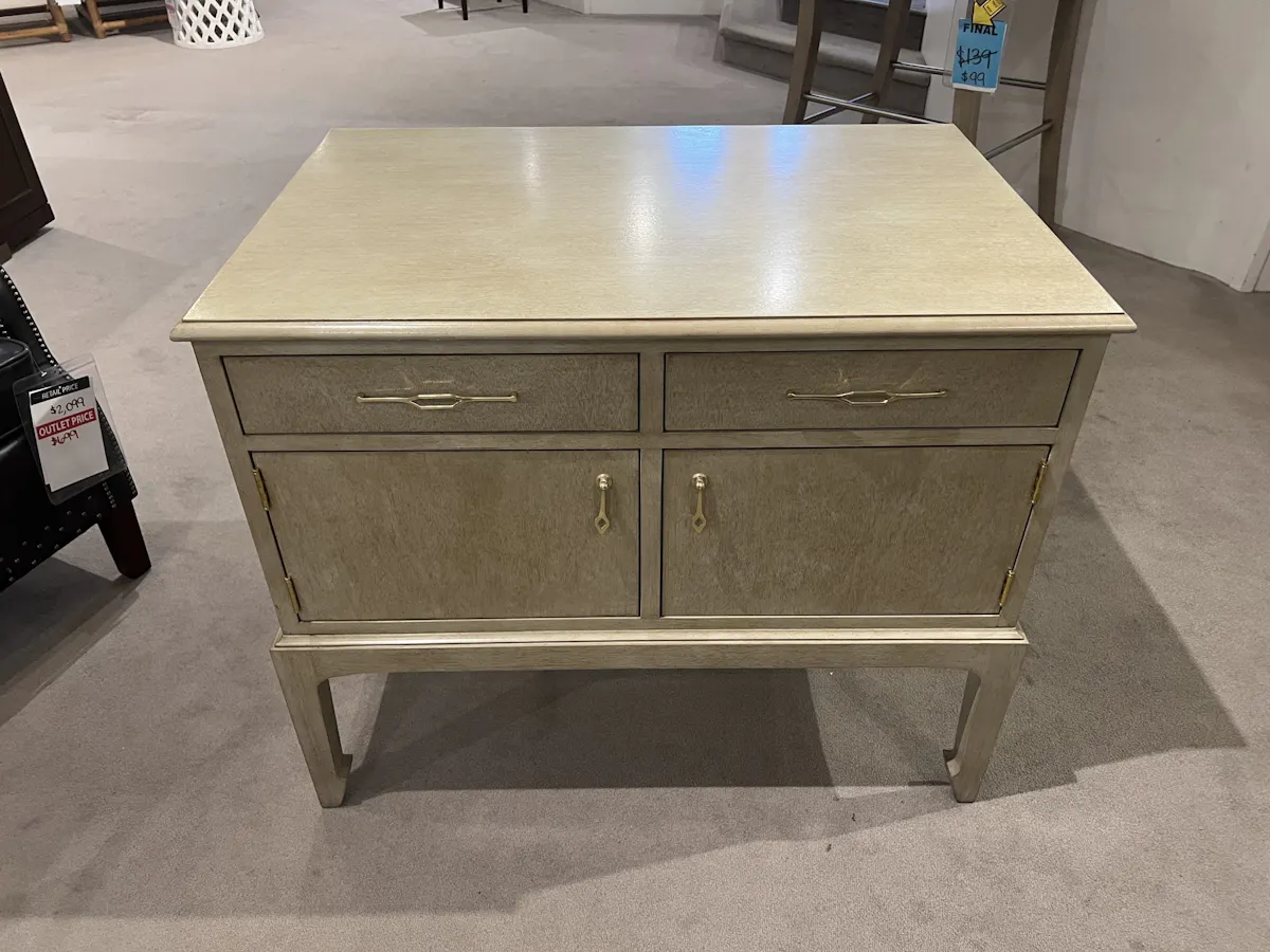 Century AE9-205/30 Everett Nightstand Century AE9-205/30 Everett Nightstand