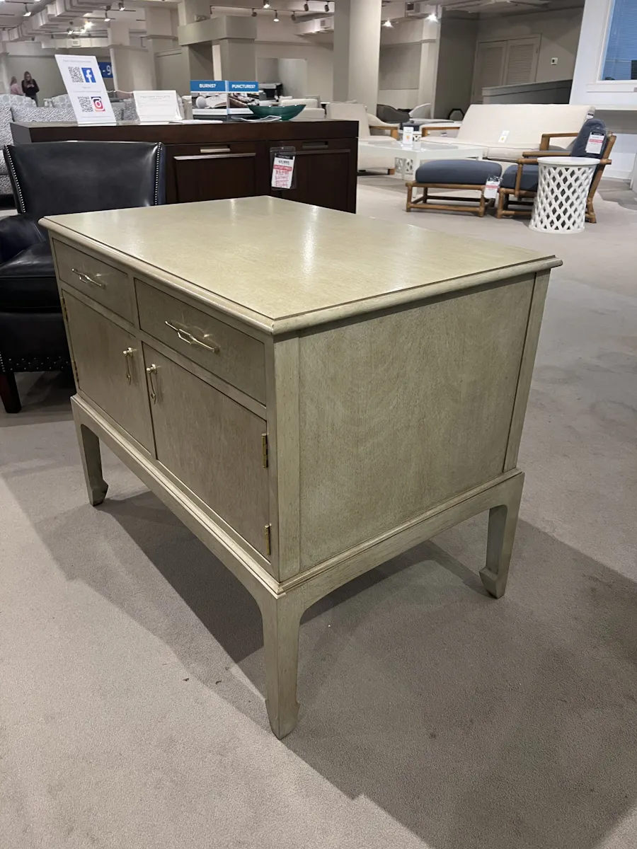 Century AE9-205/30 Everett Nightstand Century AE9-205/30 Everett Nightstand