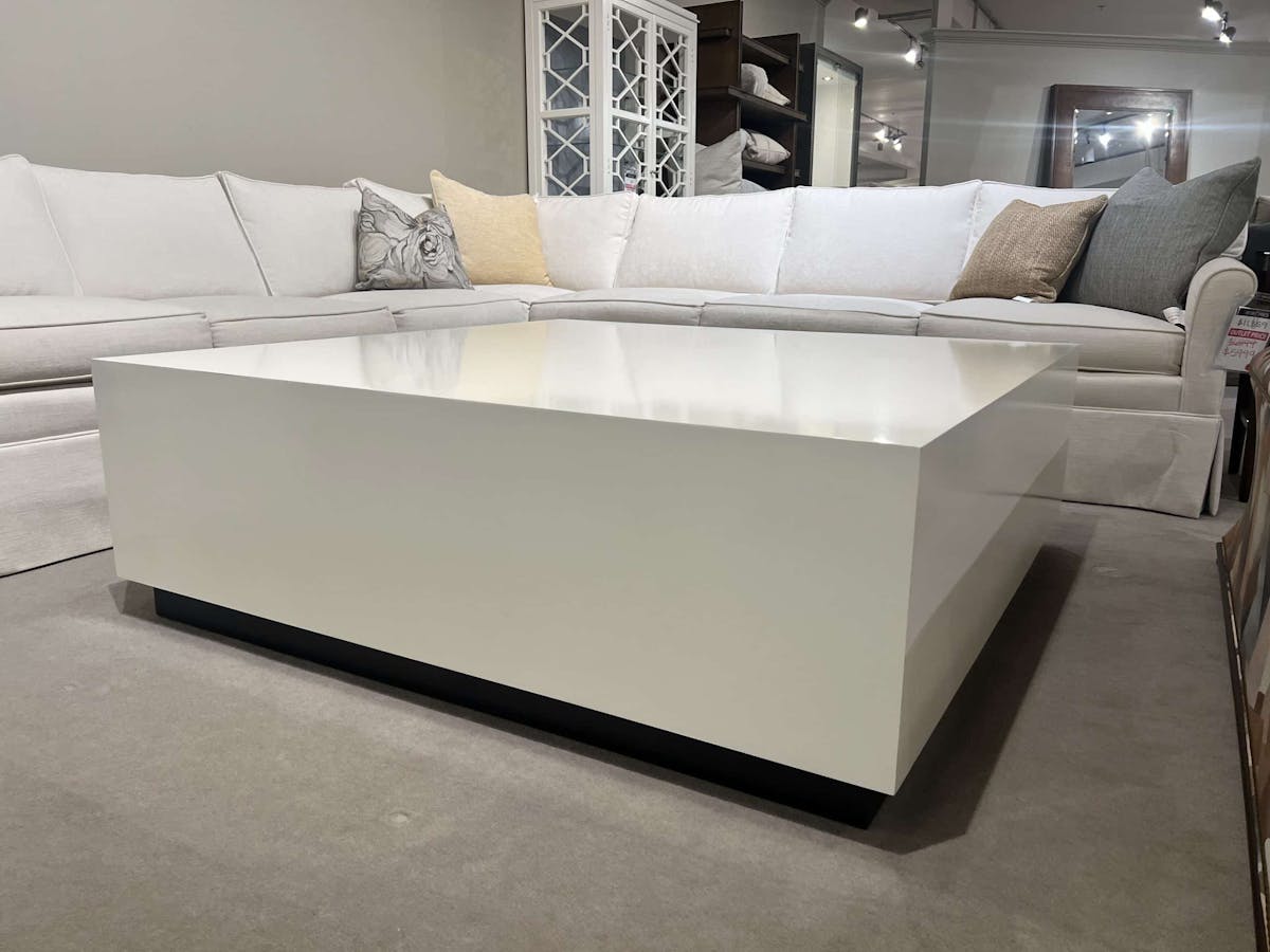 Maitland-Smith HM1109/80 Vega Cocktail Table Maitland-Smith HM1109/80 Vega Cocktail Table