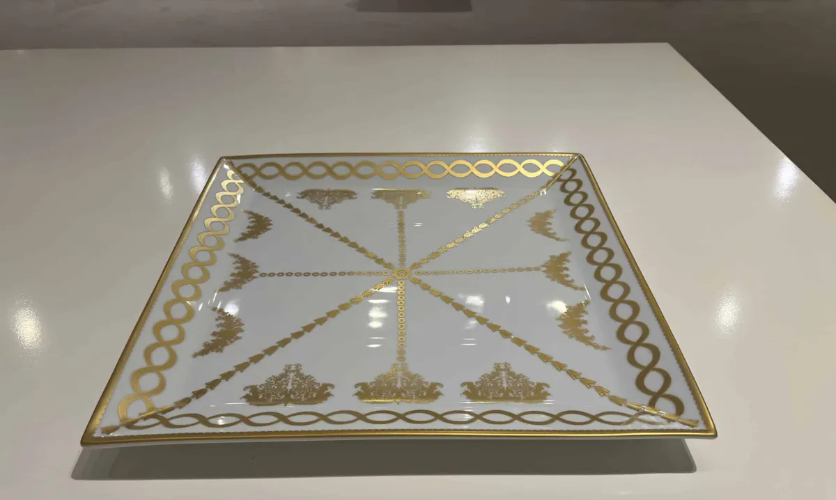 Maitland-Smith 8374-25/40 Gold and White Square Tray Maitland-Smith 8374-25/40 Gold and White Square Tray