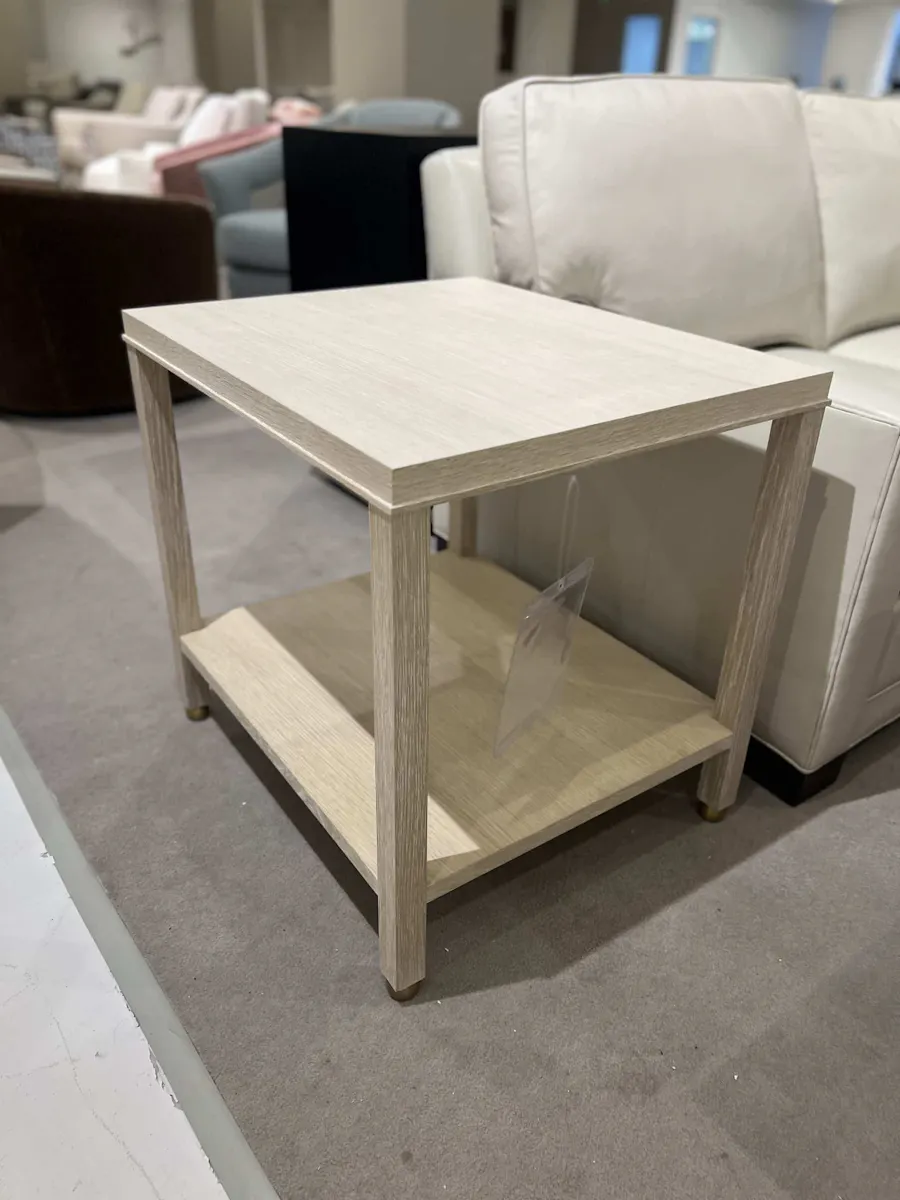 Century CR9-622-2/30 Bedford Side Table Century CR9-622-2/30 Bedford Side Table