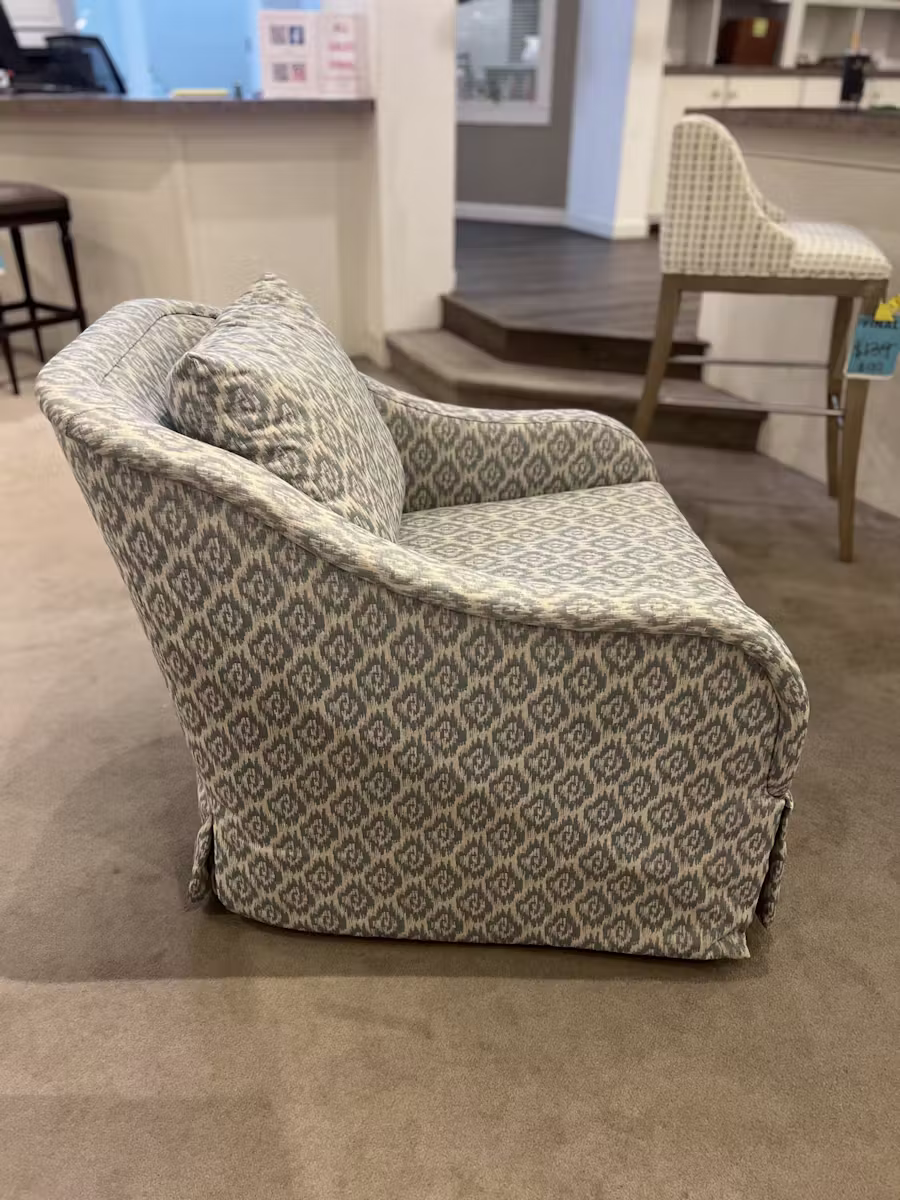 Highland House 2013SW/160 Marcel Skirted Swivel Chair Highland House 2013SW/160 Marcel Skirted Swivel Chair