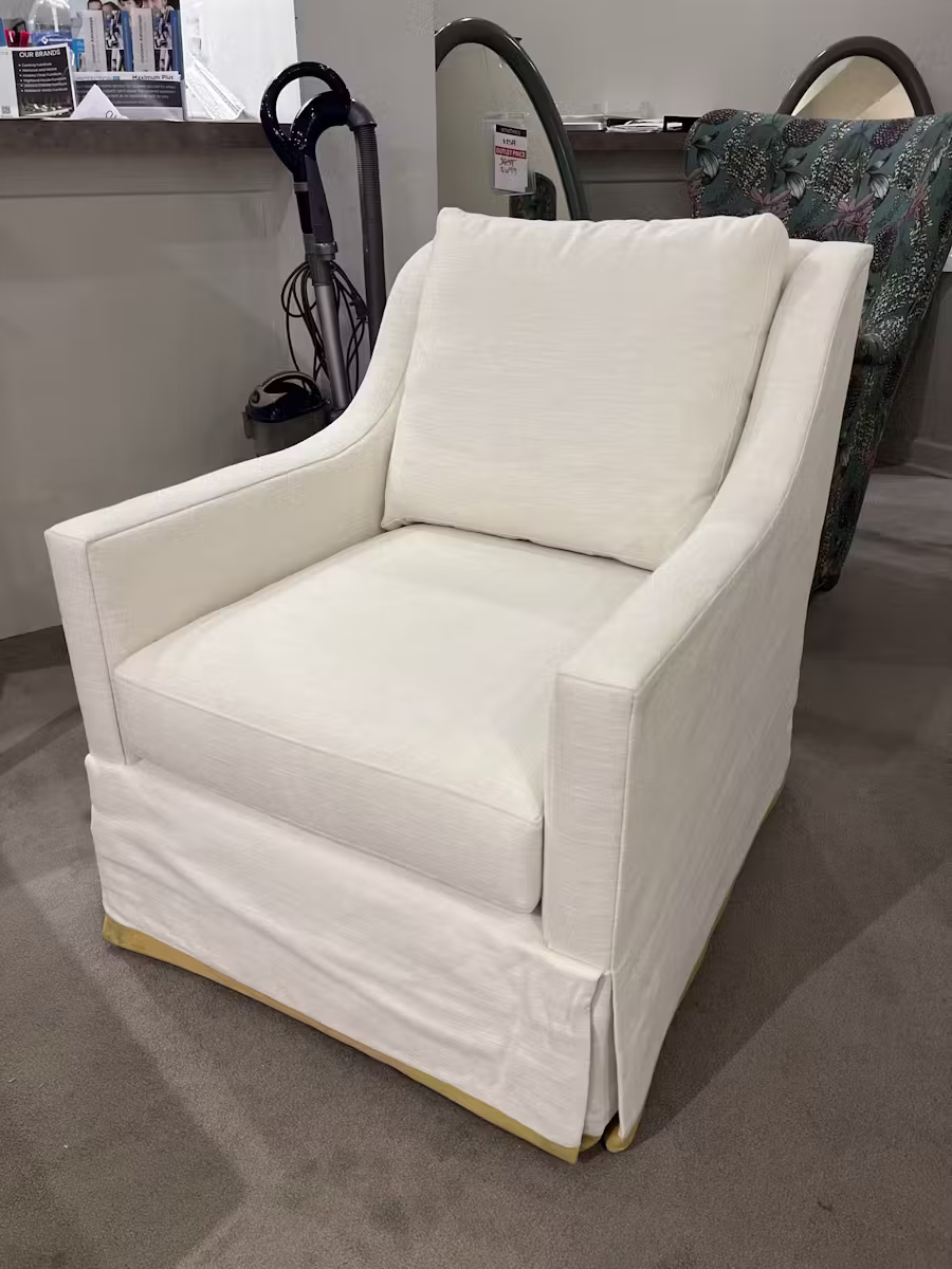 Highland House 1565SW/30 Antonio Skirted Swivel Chair Highland House 1565SW/30 Antonio Skirted Swivel Chair