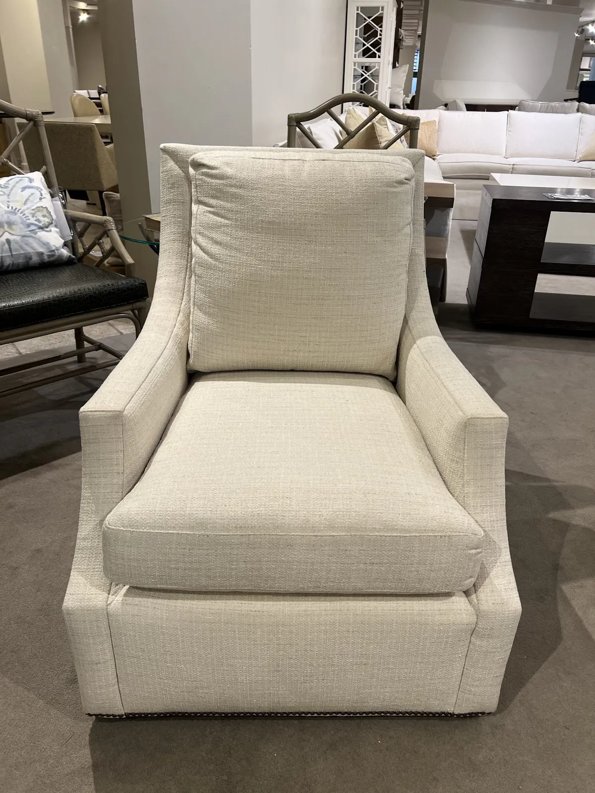 Highland House 1574SW/20 Dixon Low Profile Swivel Chair Highland House 1574SW/20 Dixon Low Profile Swivel Chair