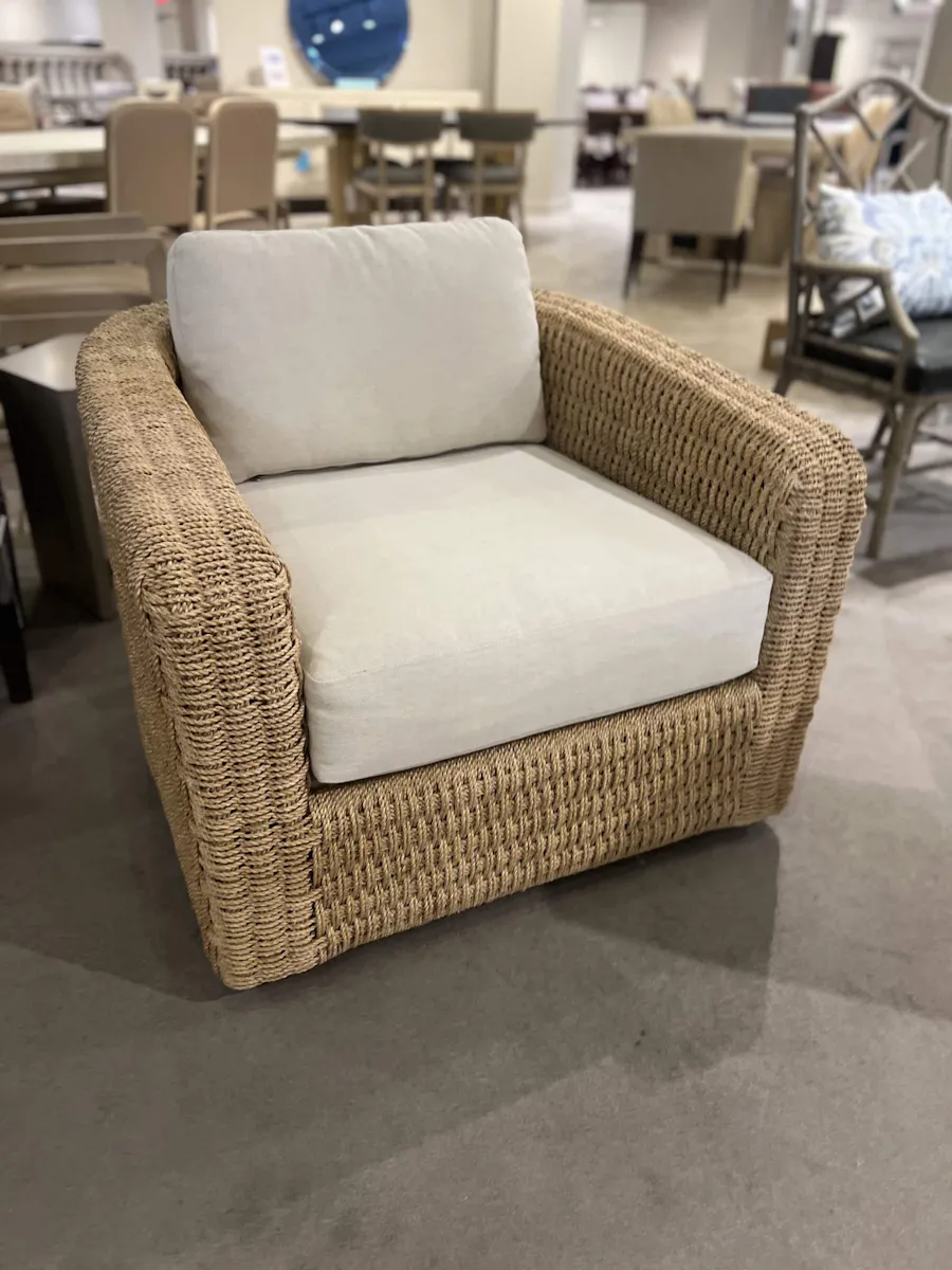 Century CT6015/20 Bottega Swivel Chair Century CT6015/20 Bottega Swivel Chair
