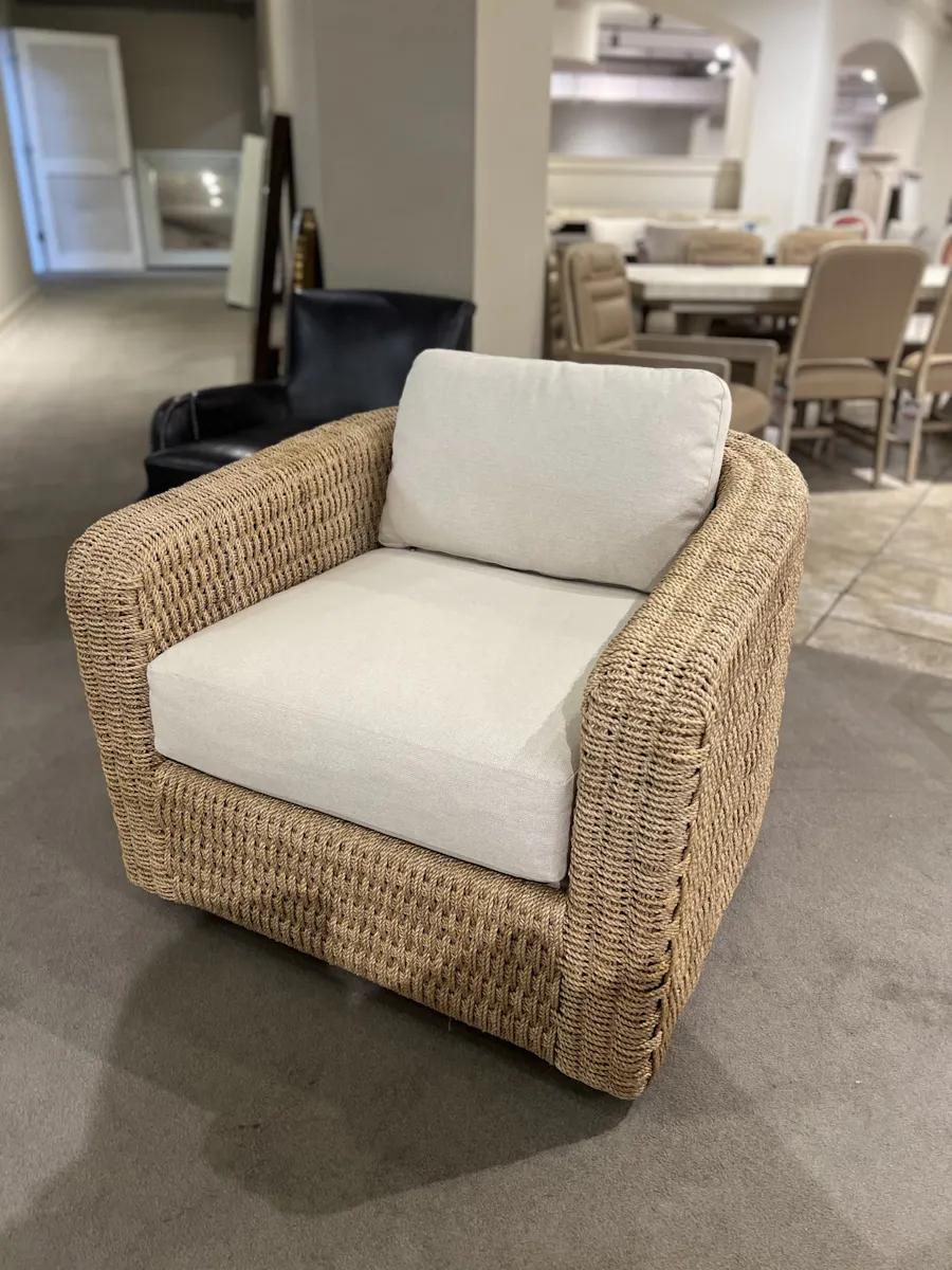 Century CT6015/20 Bottega Swivel Chair Century CT6015/20 Bottega Swivel Chair