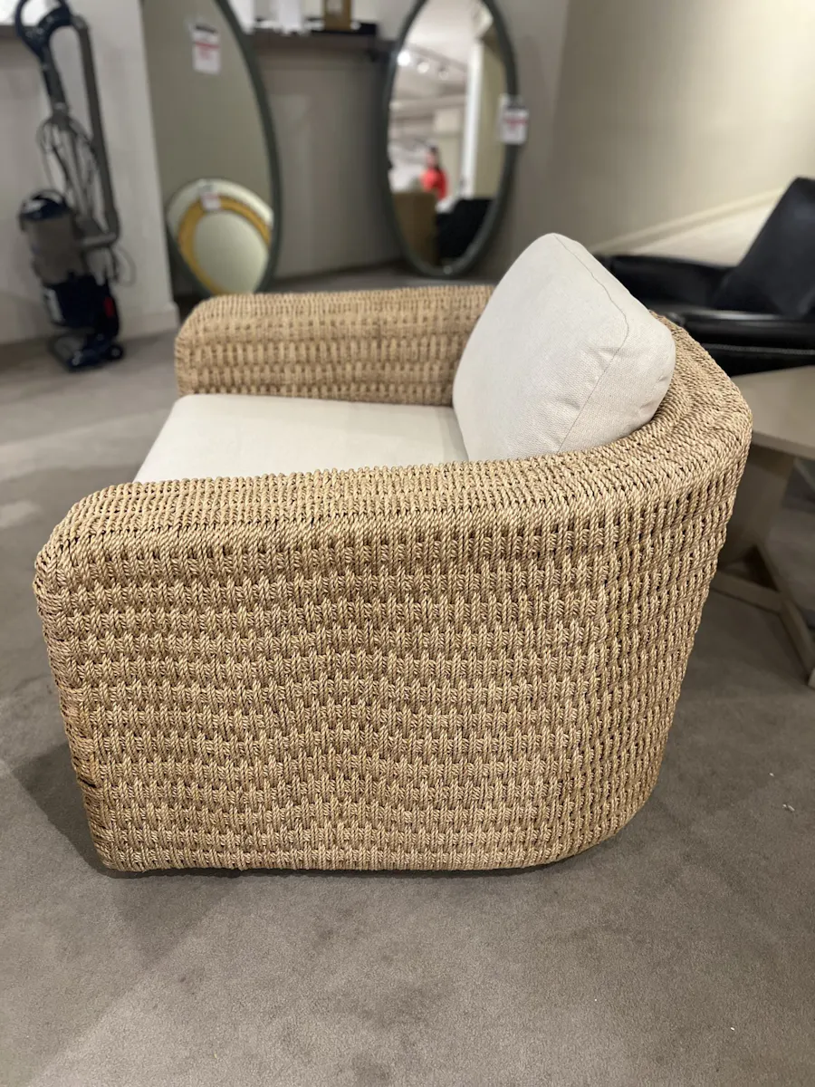 Century CT6015/20 Bottega Swivel Chair Century CT6015/20 Bottega Swivel Chair