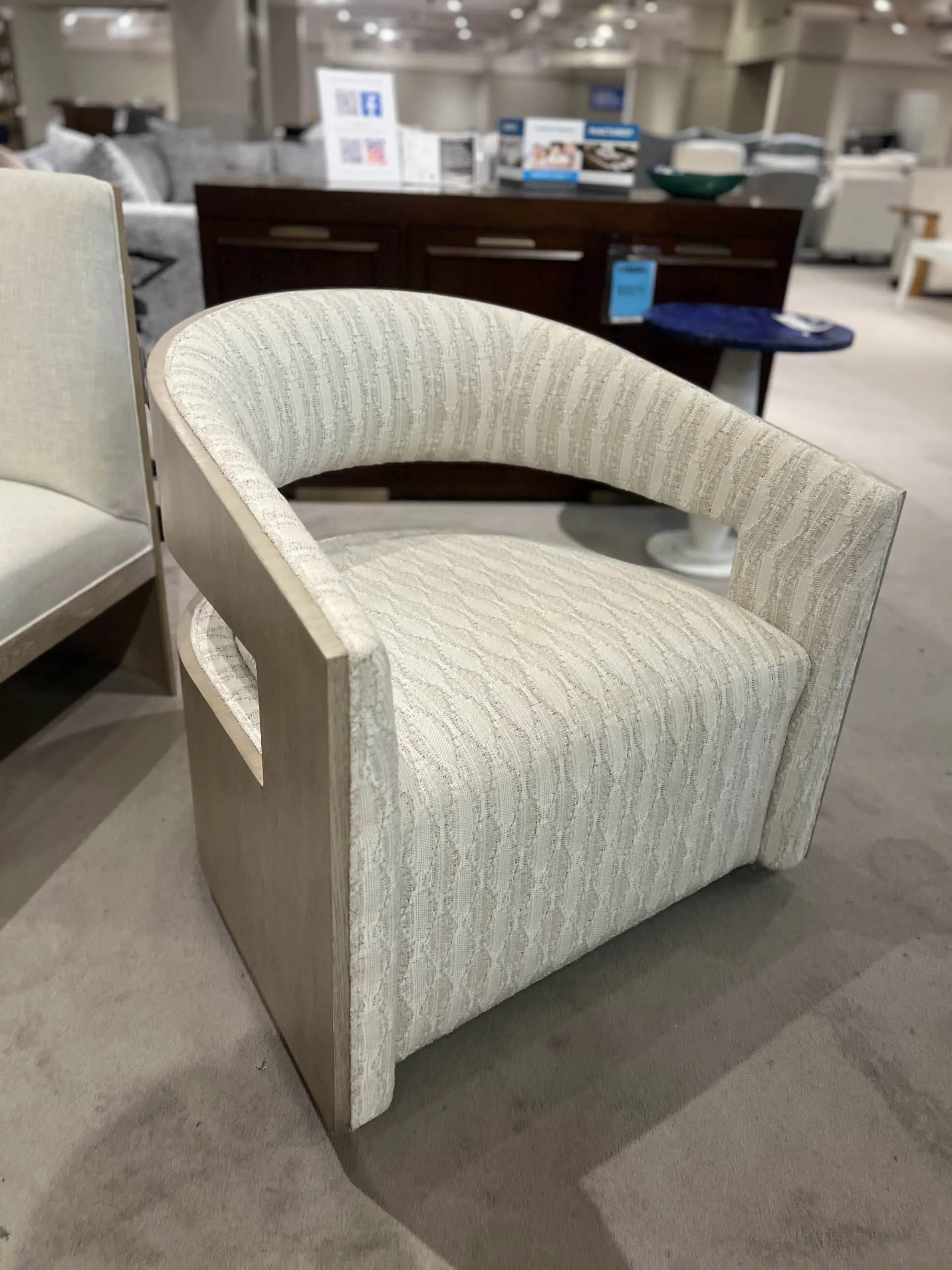 Century CCC3107-8/10	Brayden Swivel Chair