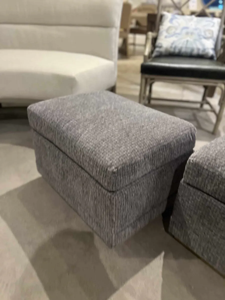 Hickory Chair HC128-29/230 Knox Ottoman Hickory Chair HC128-29/230 Knox Ottoman