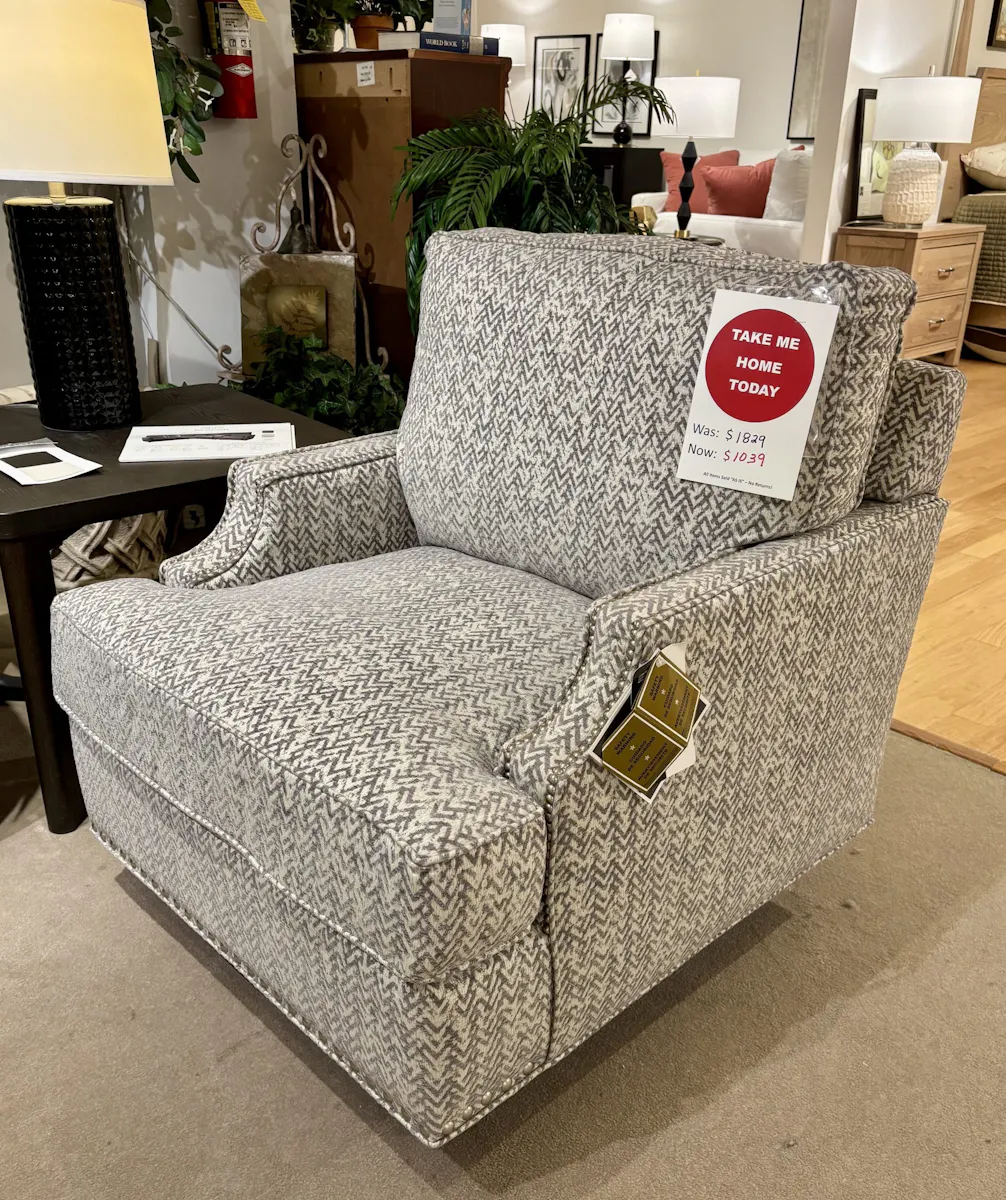 Bassett C000-12ST Custom Swivel Chair Bassett C000-12ST Custom Swivel Chair
