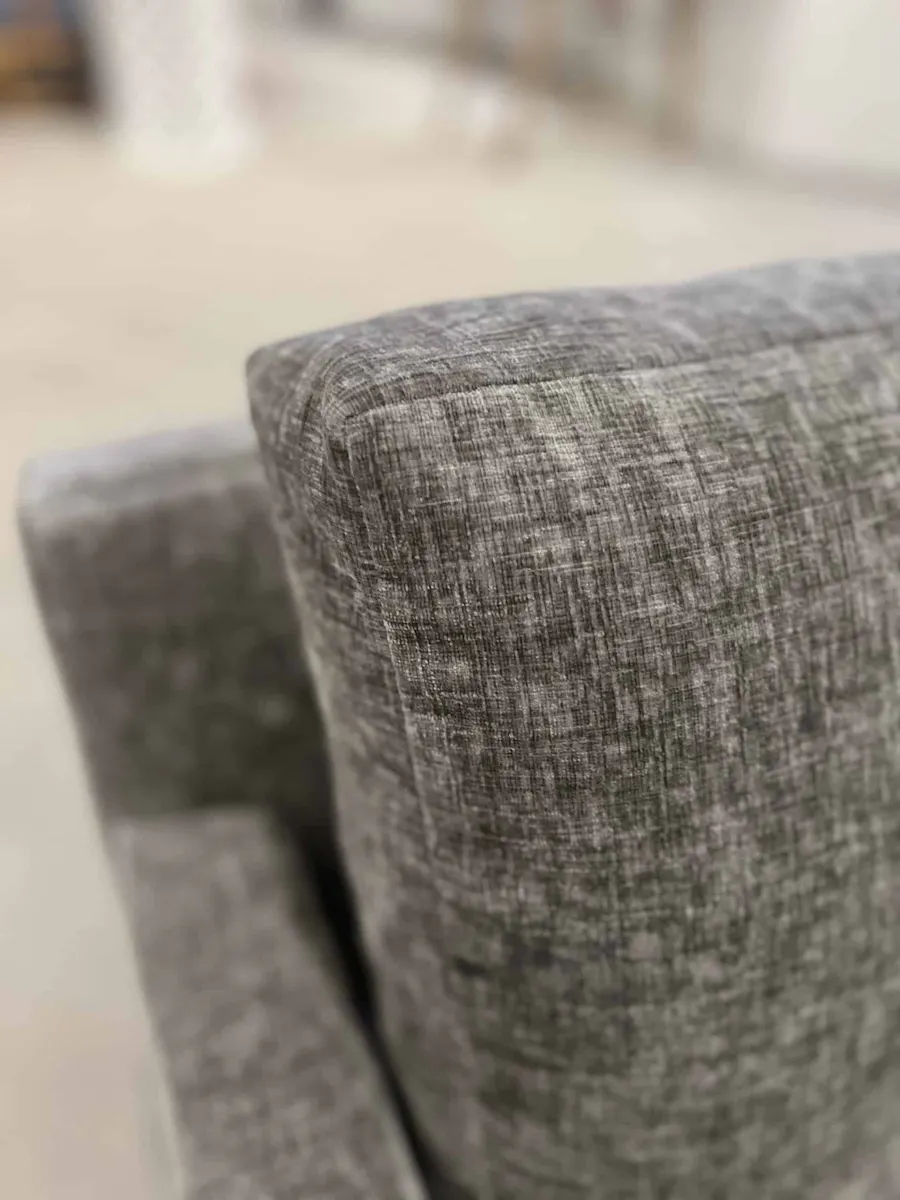 Century SIG2125-6/90 Cass Chair Century SIG2125-6/90 Cass Chair