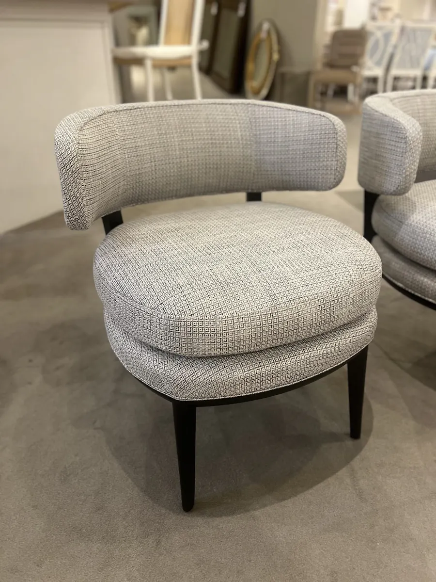 Century CCC3118-6/150 Flynn Chair Century CCC3118-6/150 Flynn Chair