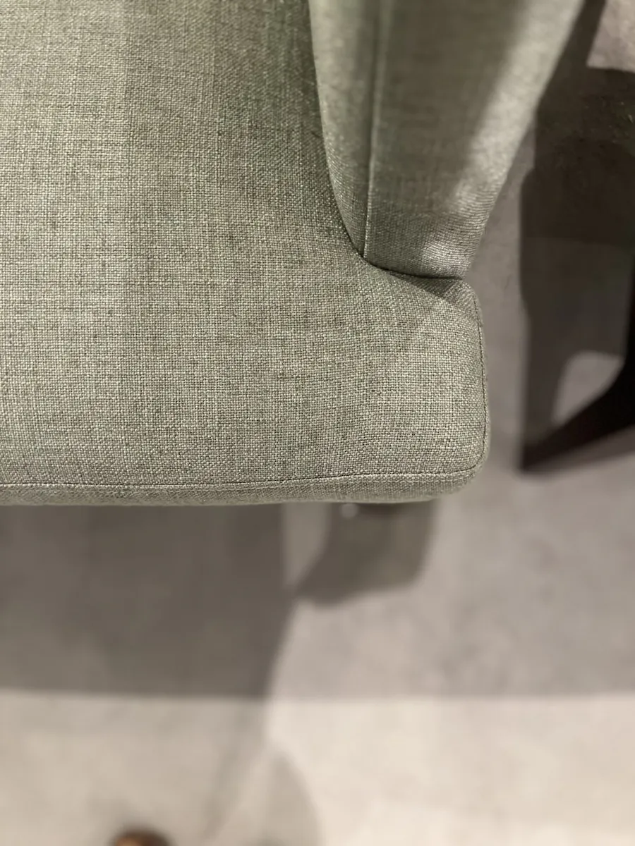 Century CCC3148-6/280 Astrid Chair Century CCC3148-6/280 Astrid Chair