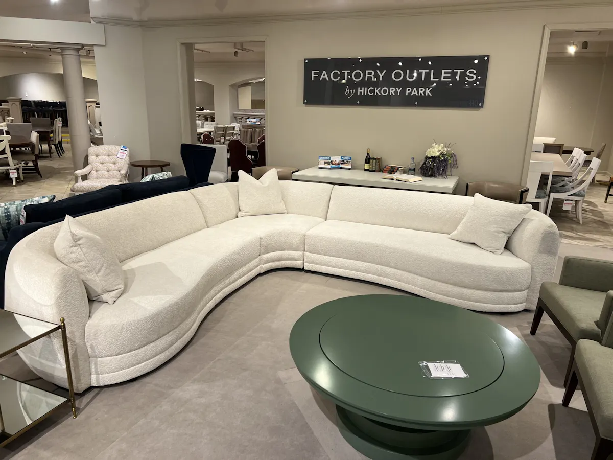 Century Furniture SIG2133-42,21,52/280,290,300 Paloma 3PC Sectional Century Furniture SIG2133-42,21,52/280,290,300 Paloma 3PC Sectional