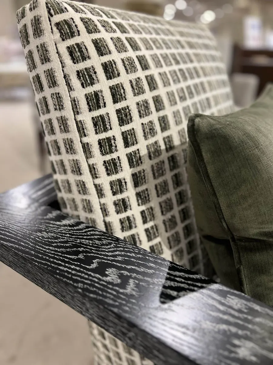 Century 11-2142/310 Otto Chair Century 11-2142/310 Otto Chair